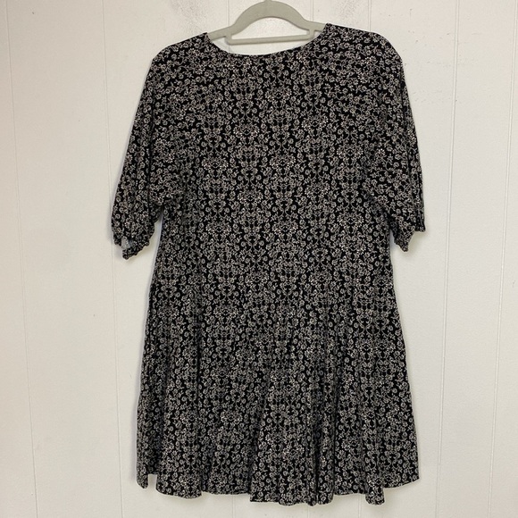 Women's Bell Elbow Sleeve Mini A-Line Dress - Universal Thread Black Floral Sz M - Picture 6 of 8